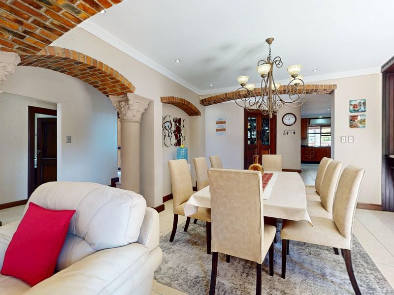 Grand Tuscan-Inspired Family Home in Prestigious Monti Cristo Estate! - Photo 10