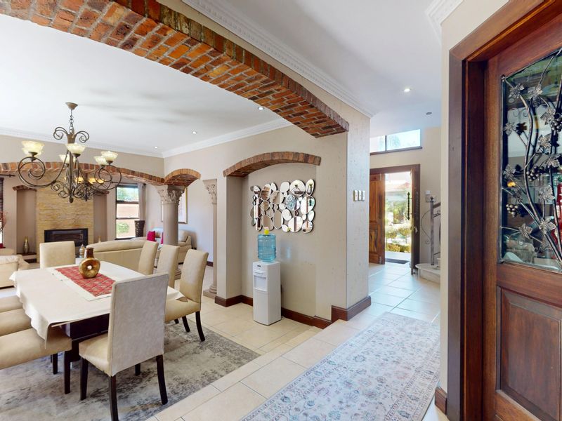 Grand Tuscan-Inspired Family Home in Prestigious Monti Cristo Estate! - Photo 8