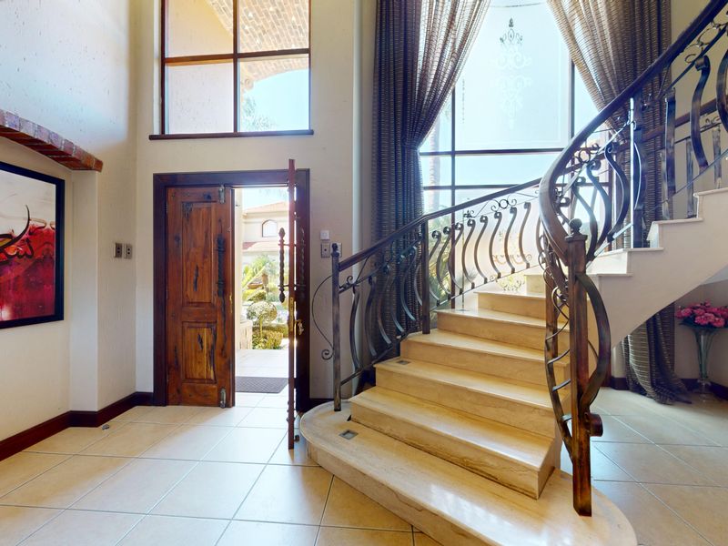 Grand Tuscan-Inspired Family Home in Prestigious Monti Cristo Estate! - Photo 6
