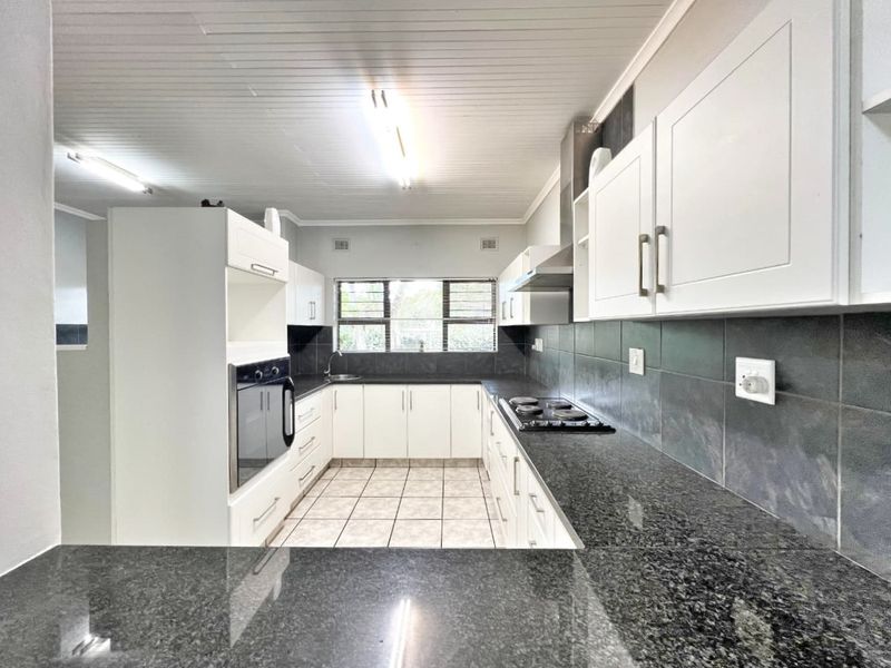 Modern Comfort and Ultimate Efficiency in Prime Meerensee - Photo 3