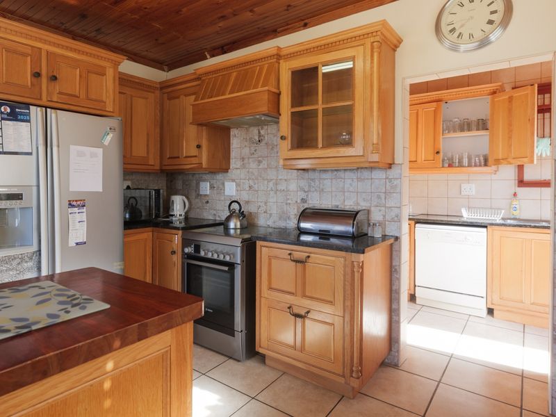 Semi Long-Term Rental – Ocean View Heights, Struisbaai - Photo 8