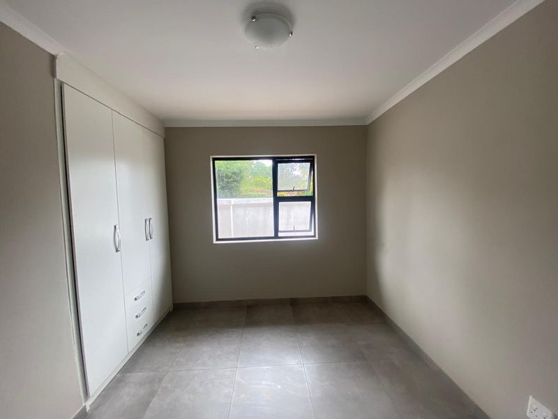 Secure 8 units Townhouse complex - Photo 4