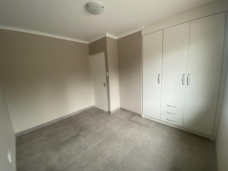 Secure 8 units Townhouse complex - Photo 3