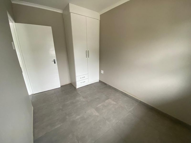 Secure 8 units Townhouse complex - Photo 5