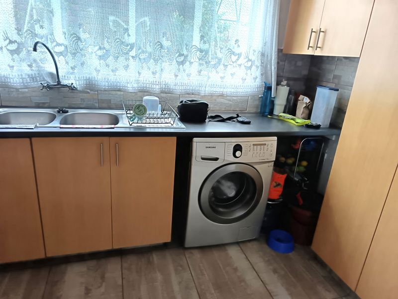 Charming Unit in a Quiet, Pet-Friendly Complex – Ideal for Peaceful Living - Photo 10