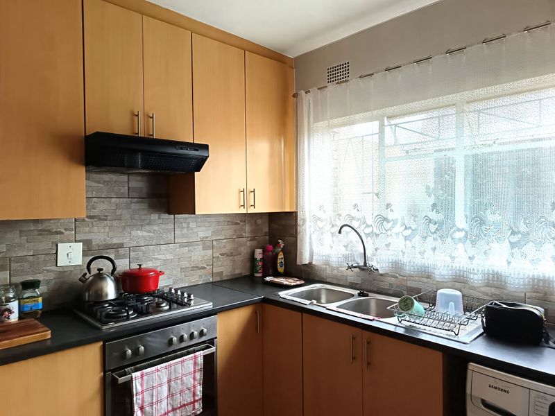 Charming Unit in a Quiet, Pet-Friendly Complex – Ideal for Peaceful Living - Photo 7