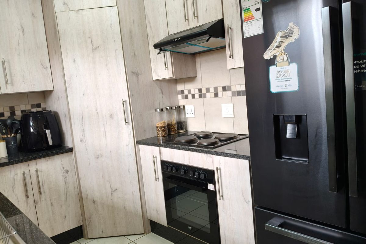 Modern Comfort & Secure Living in Olien, Waterval East, Rustenburg - Photo 2