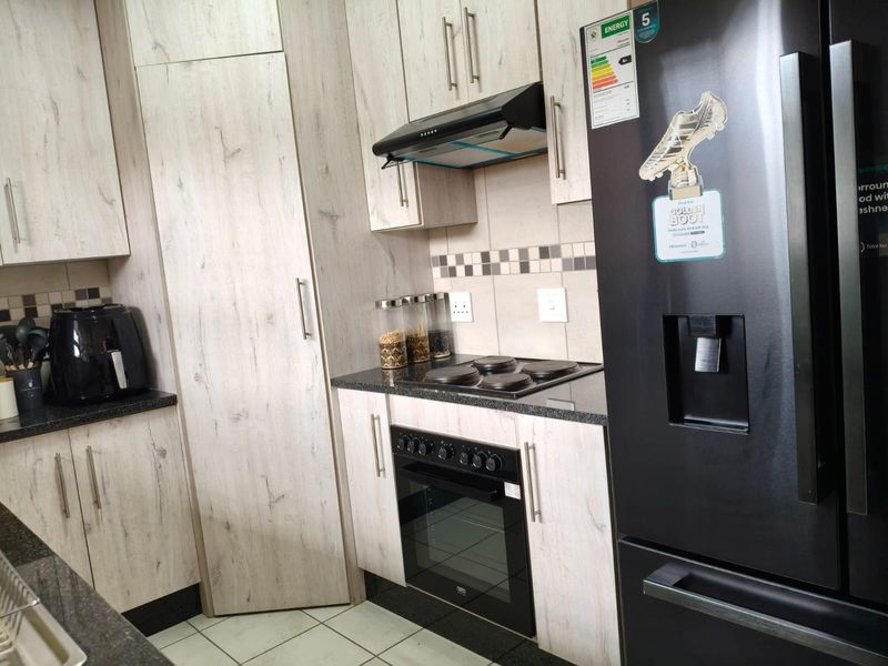 Modern Comfort & Secure Living in Olien, Waterval East, Rustenburg - Photo 2