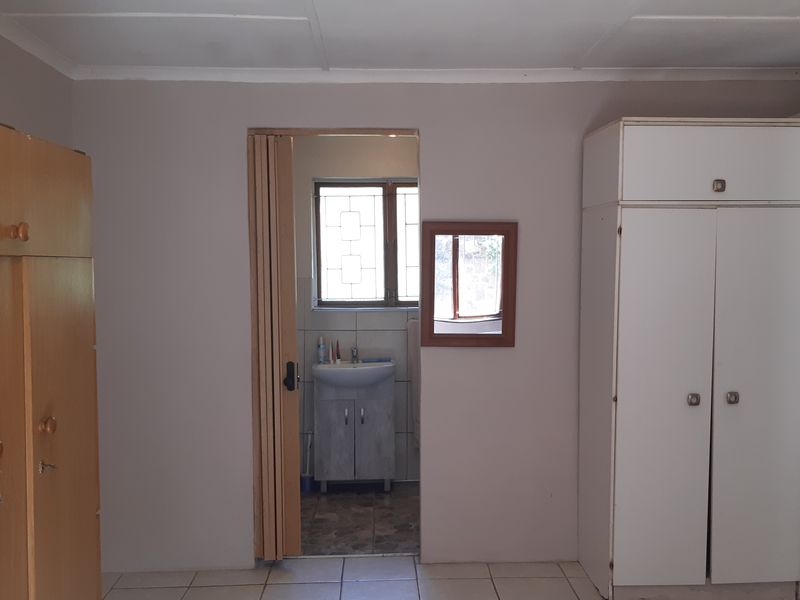 Family favorite pet friendly - Photo 5