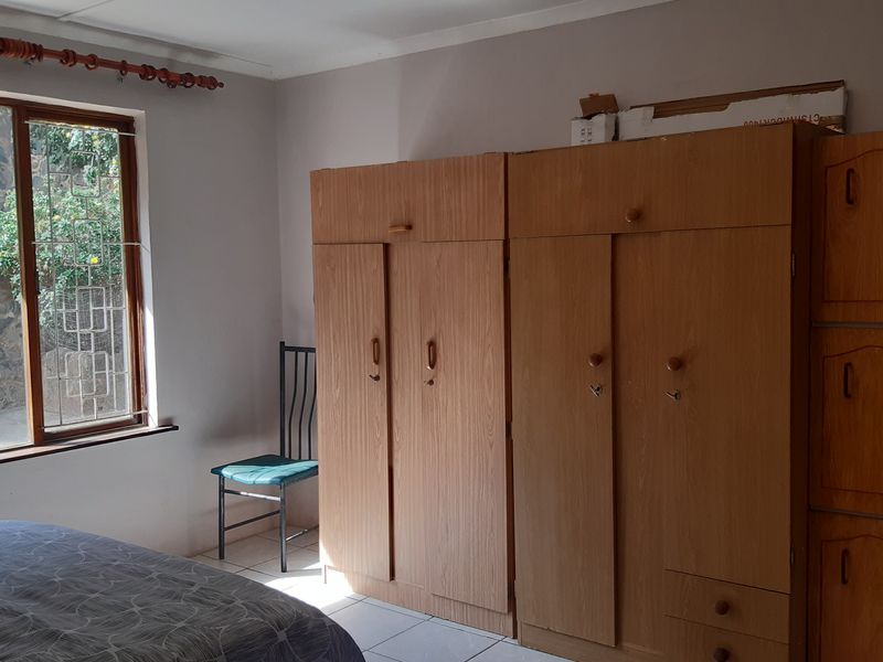 Family favorite pet friendly - Photo 4