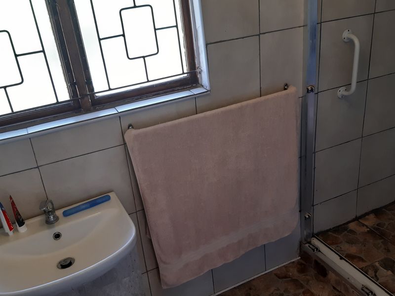 Family favorite pet friendly - Photo 6