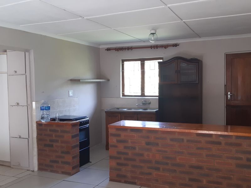 Family favorite pet friendly - Photo 2