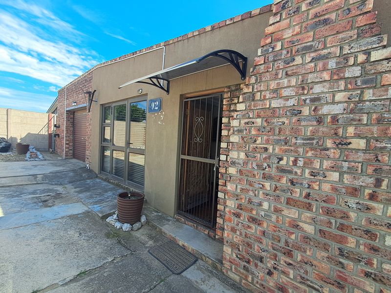 Family Home Offering Open Plan Space - Photo 4