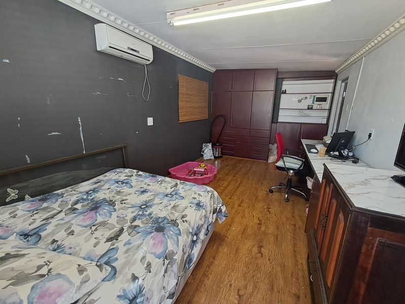 Family Home Offering Open Plan Space - Photo 9