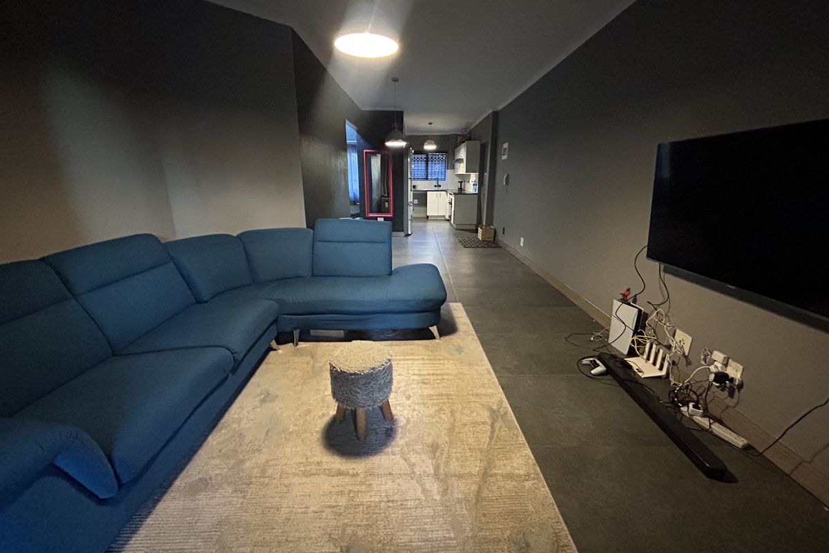 Sleek & Spacious 2 Bedroom, 2 Bathroom with Modern Finishes. - Photo 3