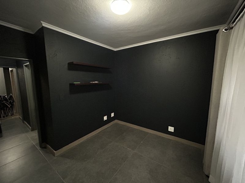 Sleek & Spacious 2 Bedroom, 2 Bathroom with Modern Finishes. - Photo 8