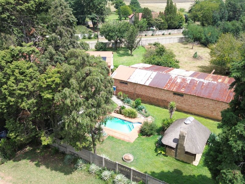 “Country Living at Its Best – 1.9 Hectares Packed with Potential” - Photo 2