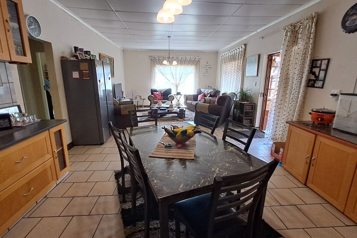 “Country Living at Its Best – 1.9 Hectares Packed with Potential” - Photo 4