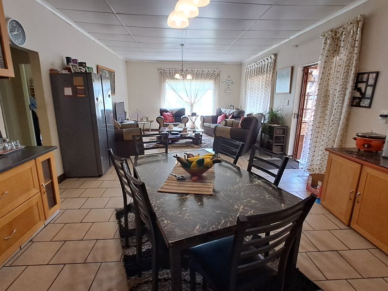 “Country Living at Its Best – 1.9 Hectares Packed with Potential” - Photo 4