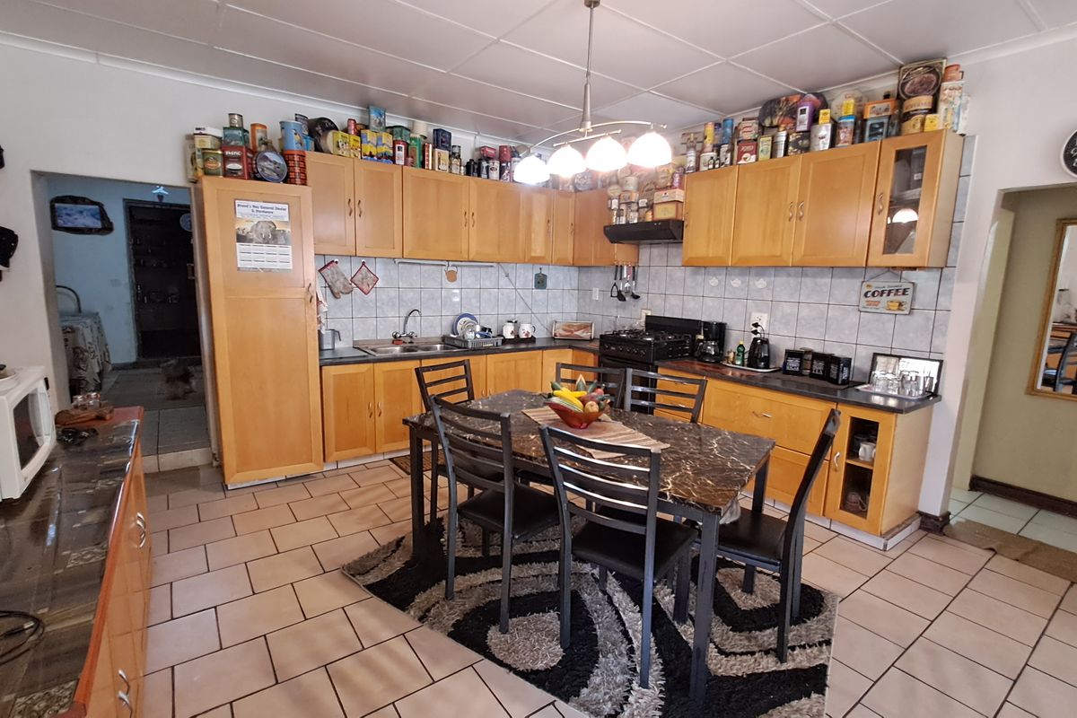 “Country Living at Its Best – 1.9 Hectares Packed with Potential” - Photo 3