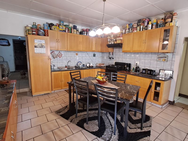 “Country Living at Its Best – 1.9 Hectares Packed with Potential” - Photo 3