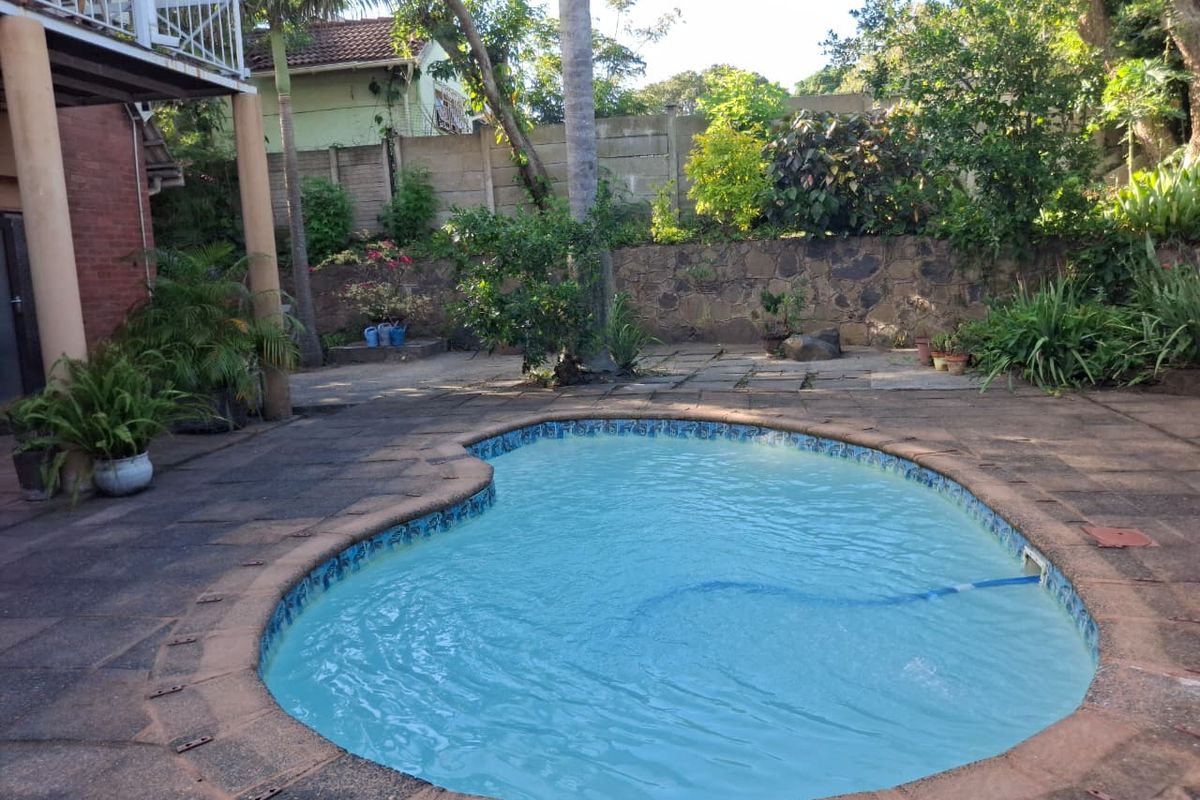 Beautiful forestry house and cottage for sale in Mandini - Photo 3