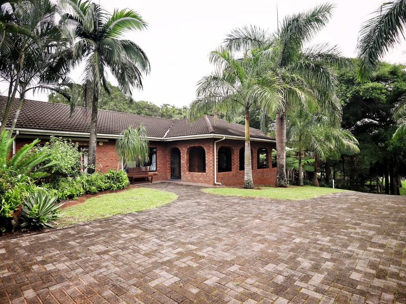 Spacious Face Brick Home, with the Ideal Location and Immense Potential! - Photo 5