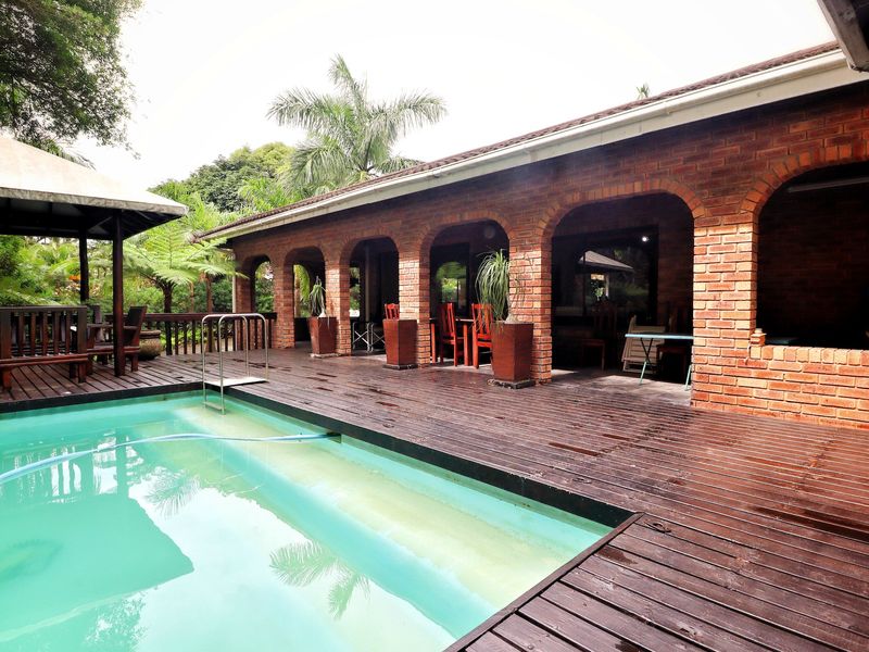 Spacious Face Brick Home, with the Ideal Location and Immense Potential! - Photo 4