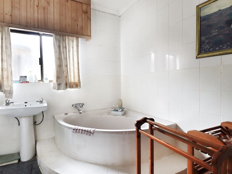 Spacious Face Brick Home, with the Ideal Location and Immense Potential! - Photo 9