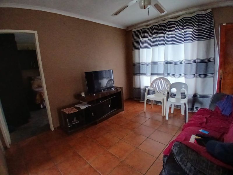 3-Bedroom Home for Sale in Geelhout View. - Photo 5