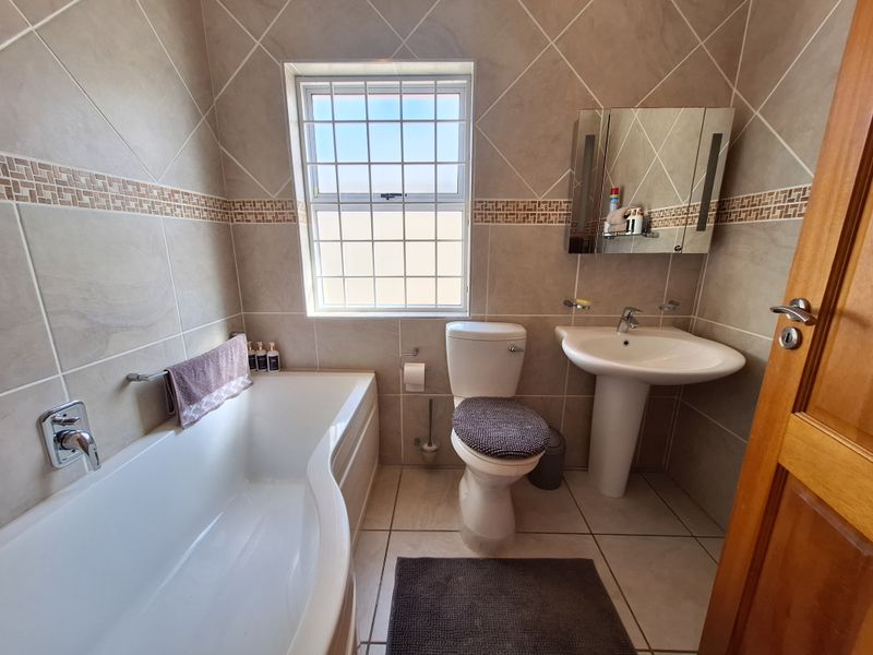 Available Immediately 2-Bedroom Home with Study, Built-in Braai & Spacious Garage - Photo 10