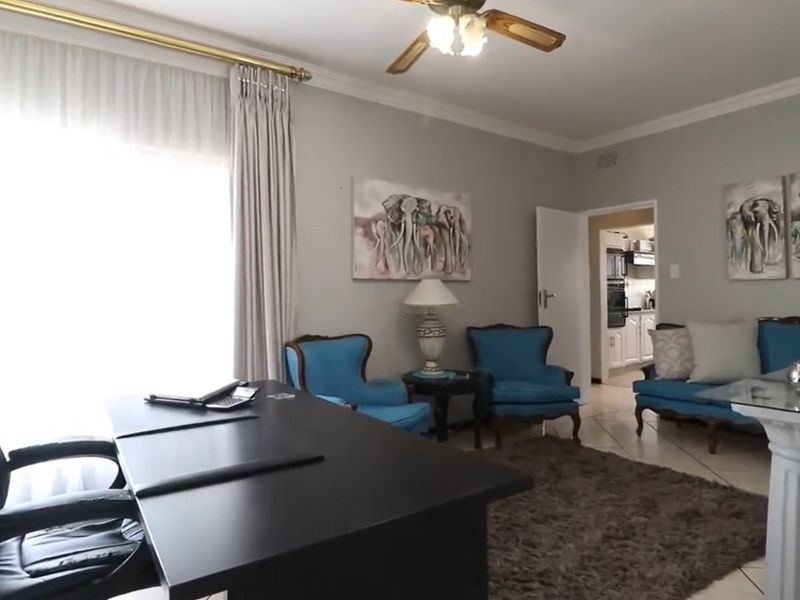 Spacious 4-Bedroom Family Home with Modern Comforts - Photo 9