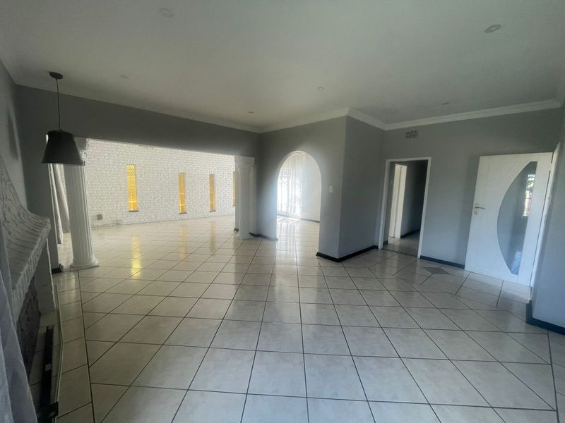 Spacious 4-Bedroom Home Offering Space and Functionality - Photo 5