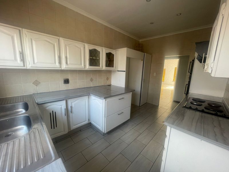 Spacious 4-Bedroom Home Offering Space and Functionality - Photo 8