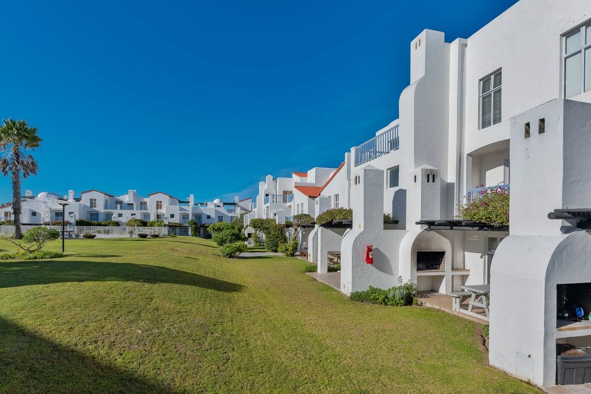 Coastal Living at The Tides – Short-Term Rental in Struisbaai - Photo 3