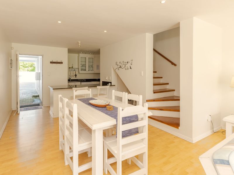 Coastal Living at The Tides – Short-Term Rental in Struisbaai - Photo 9