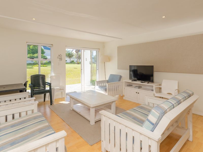 Coastal Living at The Tides – Short-Term Rental in Struisbaai - Photo 6