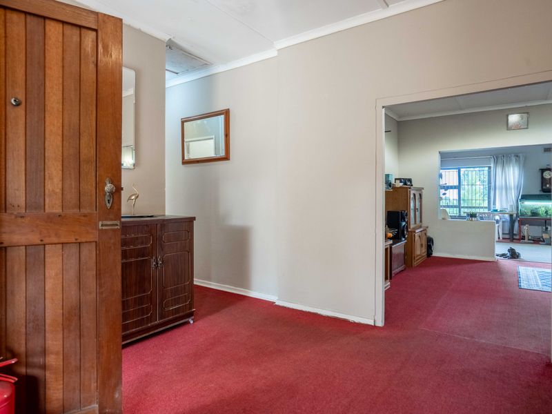 Bidding to start from R1,575mil!!  Live Auction!  On Show, by appointment,   Sat 18th April, 1-2pm - Photo 6