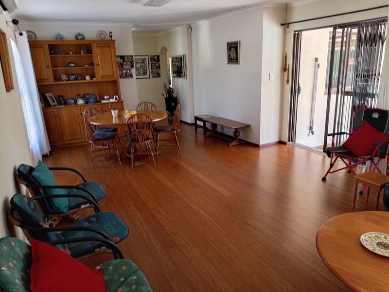 **Old Edgemead: Exceptional Security and Prime Location** - Photo 5