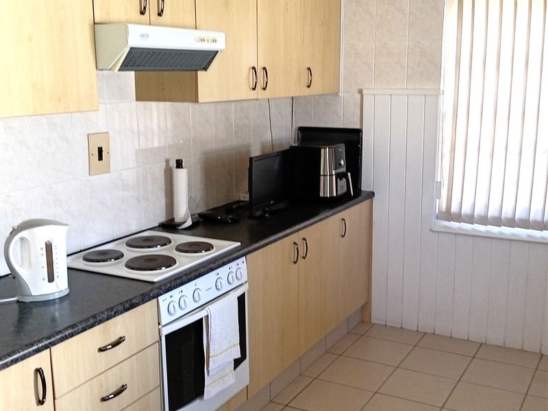 **Old Edgemead: Exceptional Security and Prime Location** - Photo 9