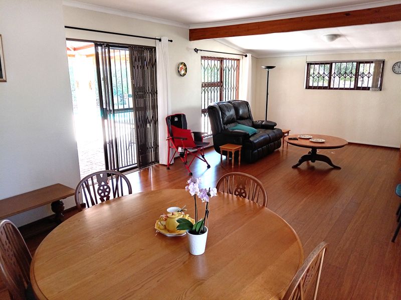 **Old Edgemead: Exceptional Security and Prime Location** - Photo 7