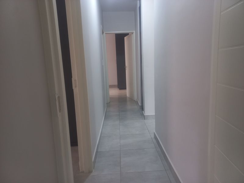 Brand New! Upmarket three bedroom apartment - Photo 8