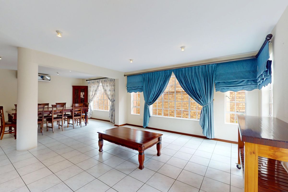 Starting to bid from R1 900 000.00! Non-Distressed Live Luxury Auction - Photo 5