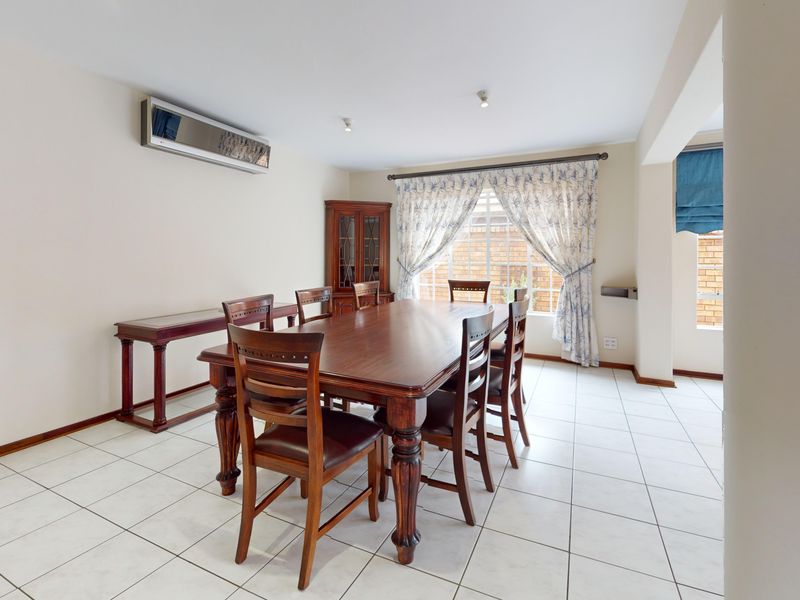 Starting to bid from R1 900 000.00! Non-Distressed Live Luxury Auction - Photo 9