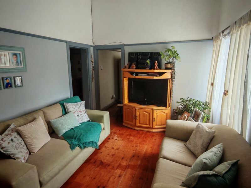 Karoo Cottage in Historic Old Cradock - Photo 4