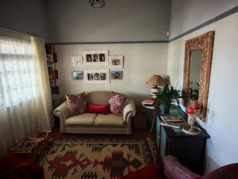 Karoo Cottage in Historic Old Cradock - Photo 2