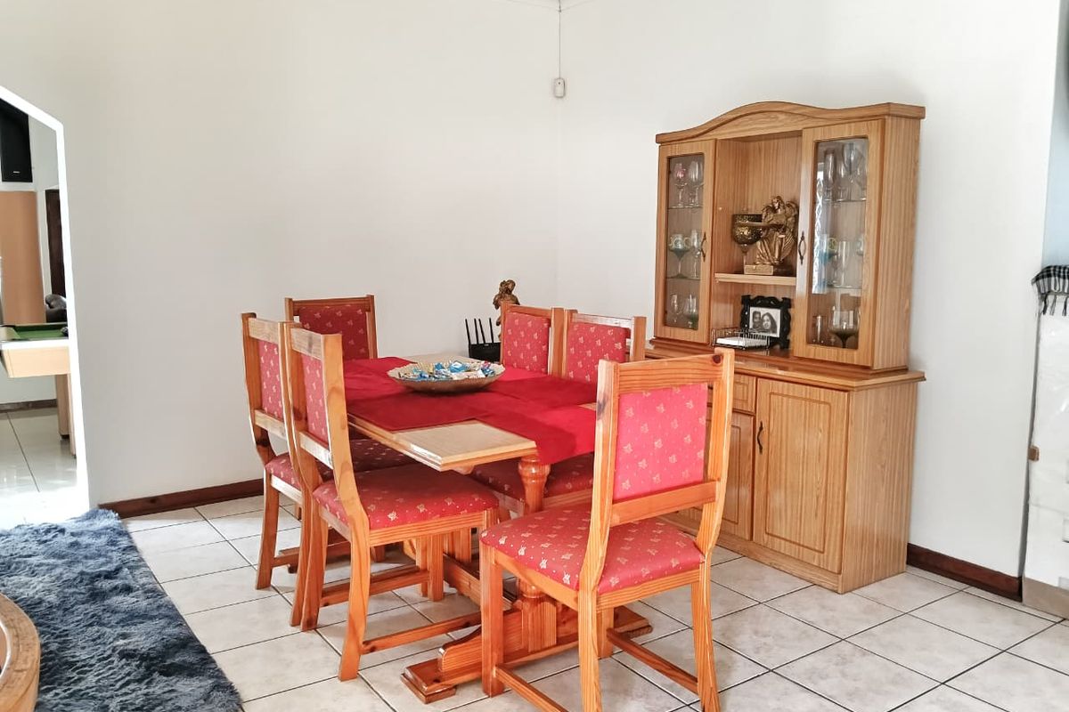 Tranquil Family Haven in the Heart of Birdswood - Photo 5