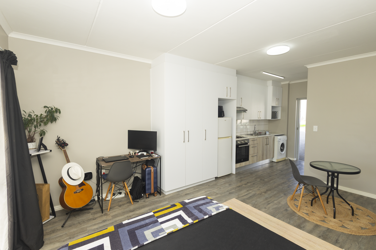 Charming studio apartment in Haasendal, Kuils River—perfect for first-time buyers or investors - Photo 4