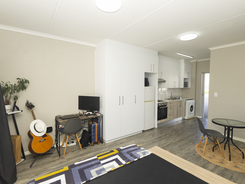 Charming studio apartment in Haasendal, Kuils River—perfect for first-time buyers or investors - Photo 4