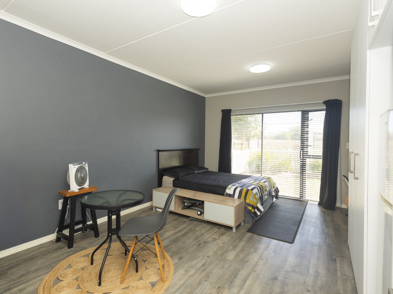 Charming studio apartment in Haasendal, Kuils River—perfect for first-time buyers or investors - Photo 2